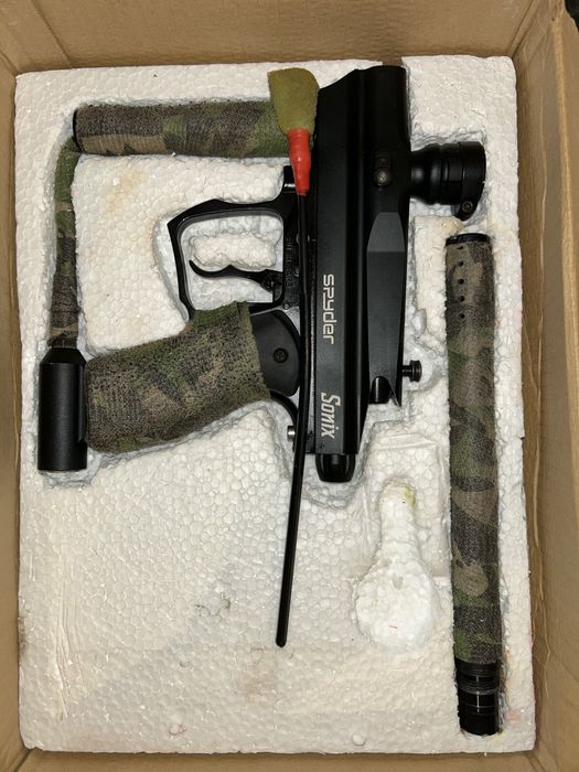 Marcadora de Paintball Spyder Sonix – Completa e em bom estado