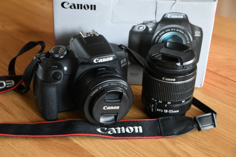 Canon eos2000D + obiektyw canon 50mm + gratisy