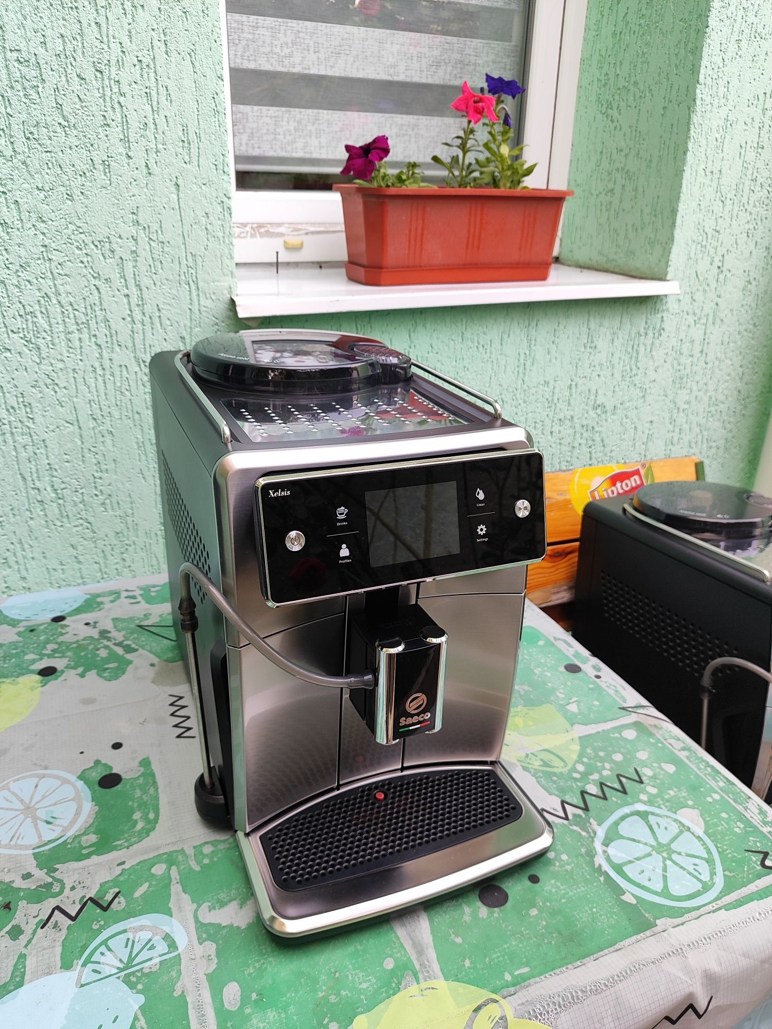 Кофемашина Saeco Xelsis SM7685