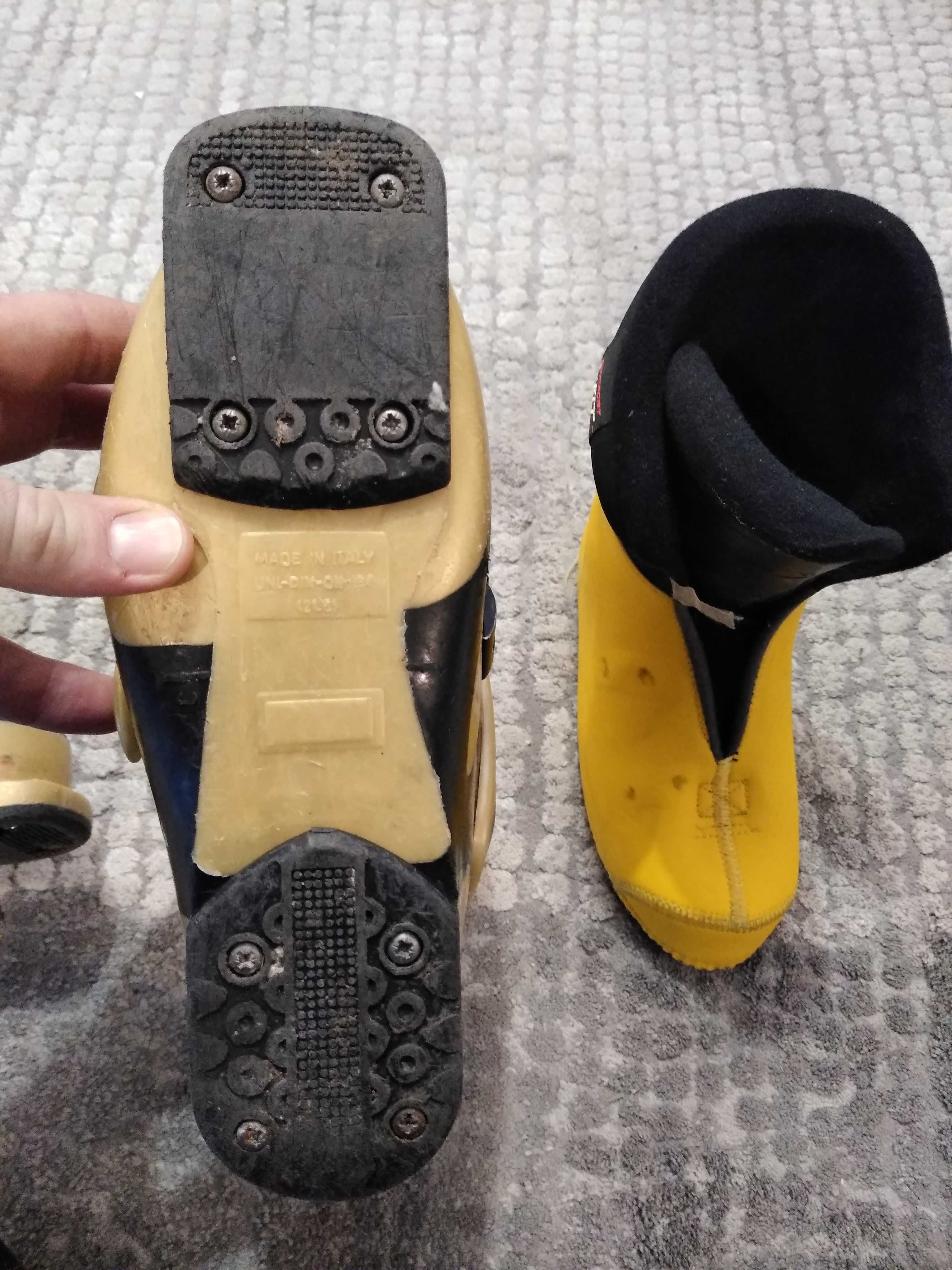 Buty narciarskie dziecięce rozm. 32-32,5 (21,5 cm)