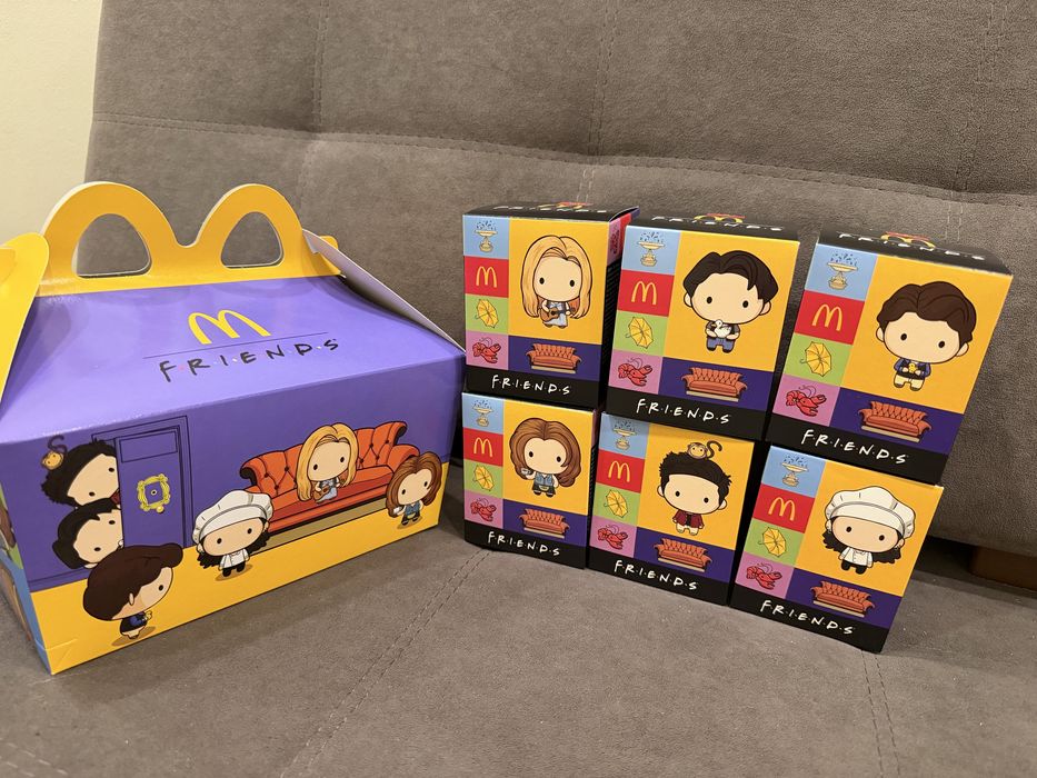 Нові запаковані фігурки Friends з мак дональдс
