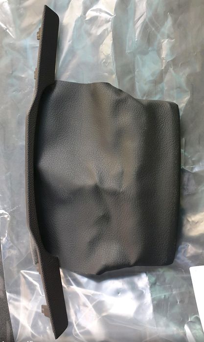 Вставка під приборну панель  кокпіт коричневого кольору на vw B8