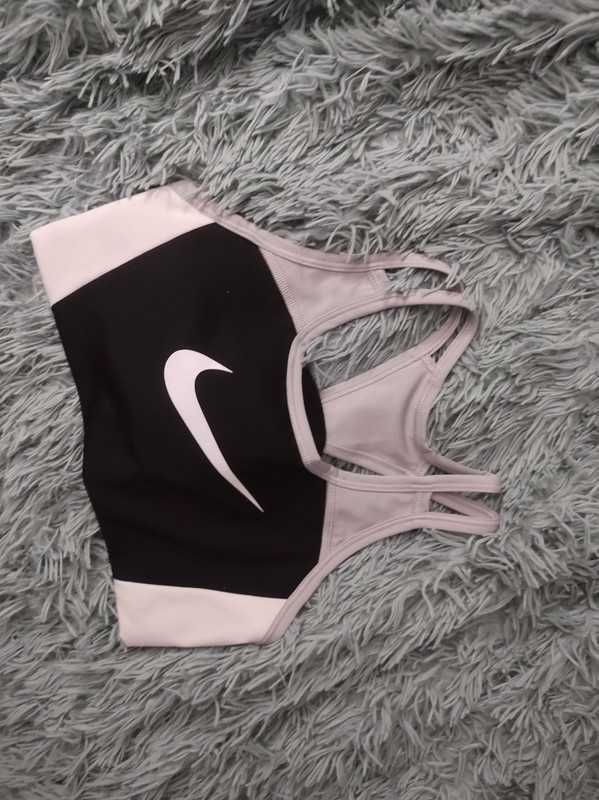 top sportowy nike