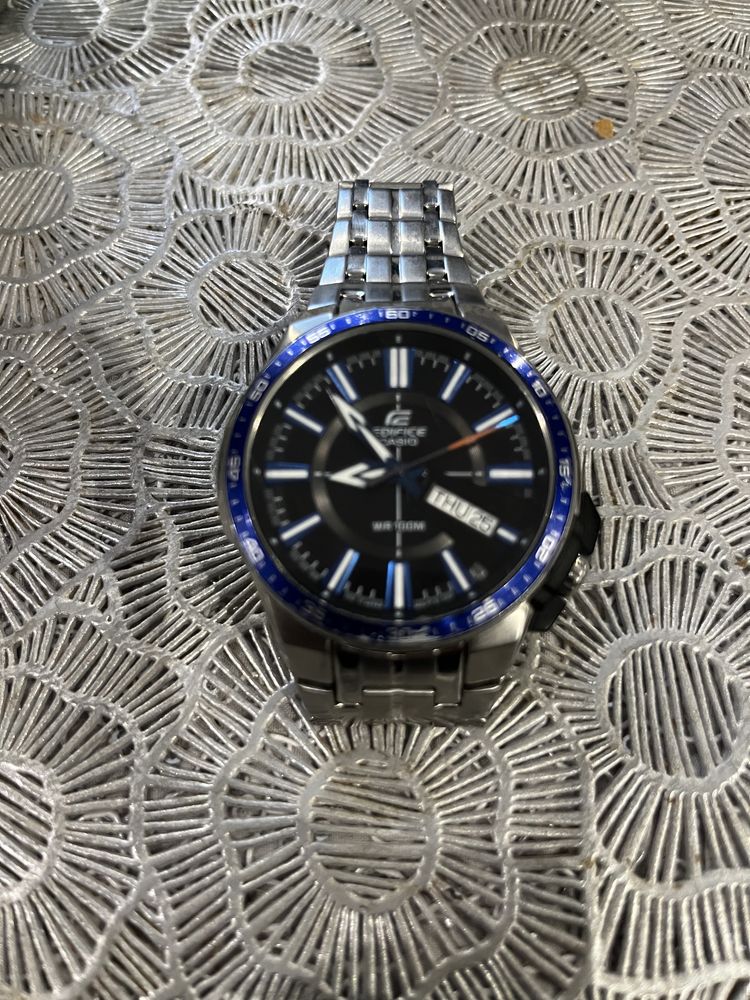 Zegarek firmy CASIO EFR 106