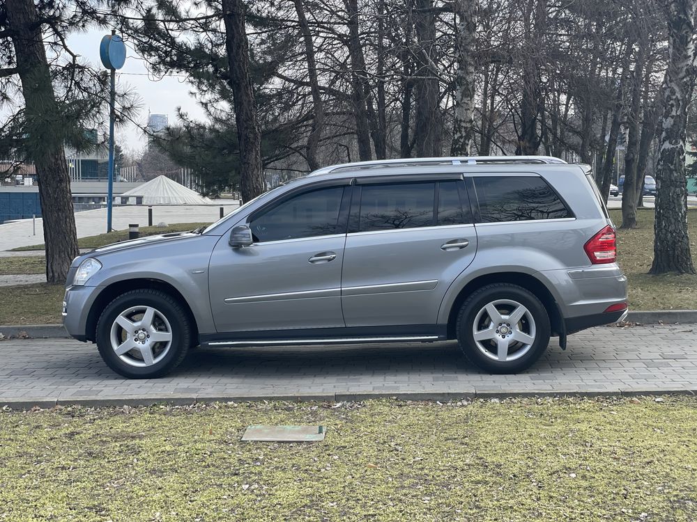 Mercedes-Benz GL 2011