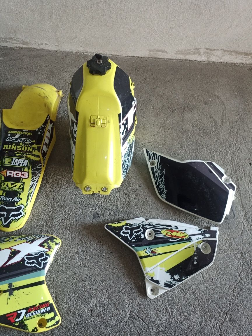 Plásticos e depósito Suzuki DRZ 400