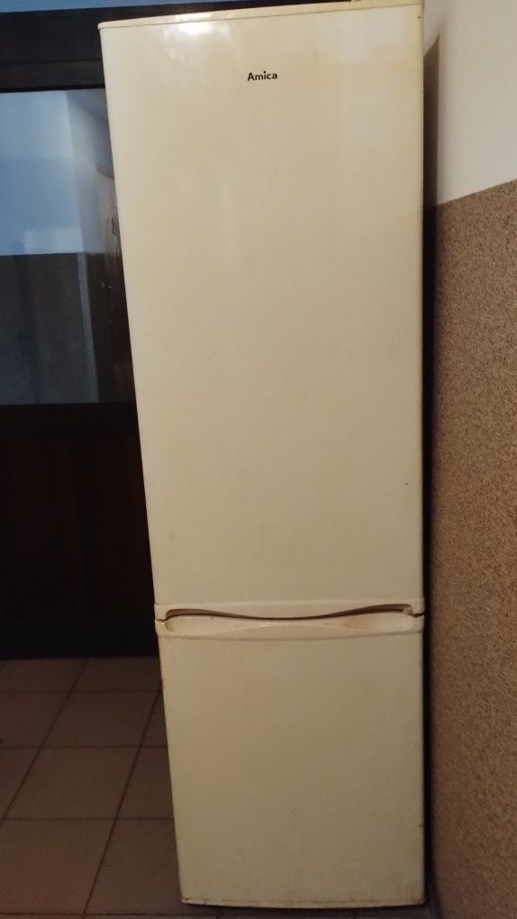 Sprzedam  lodówkę