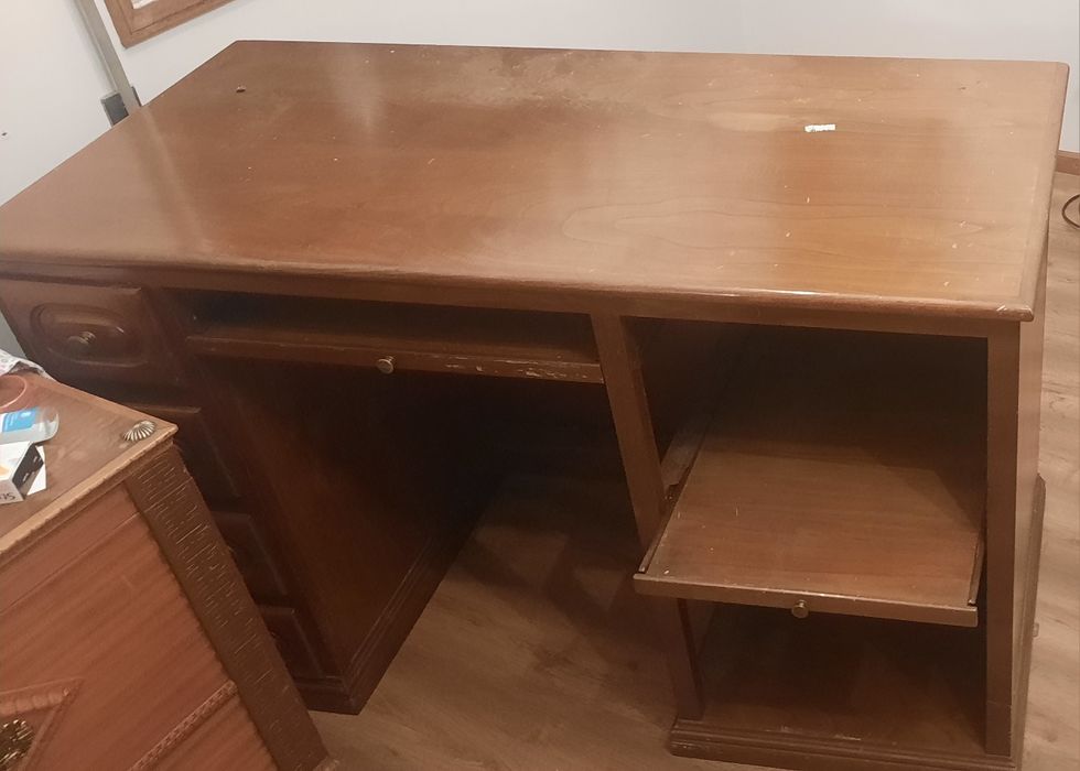 Secretaria de madeira usada