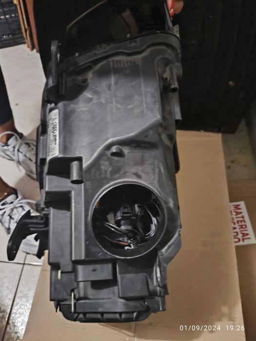 Ótica xenon esquerda Audi A5 8T0