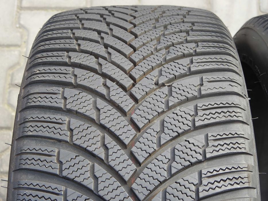 2x Firestone winterhawk 4 235 45 r18 98v xl 2022rok 6,7mm