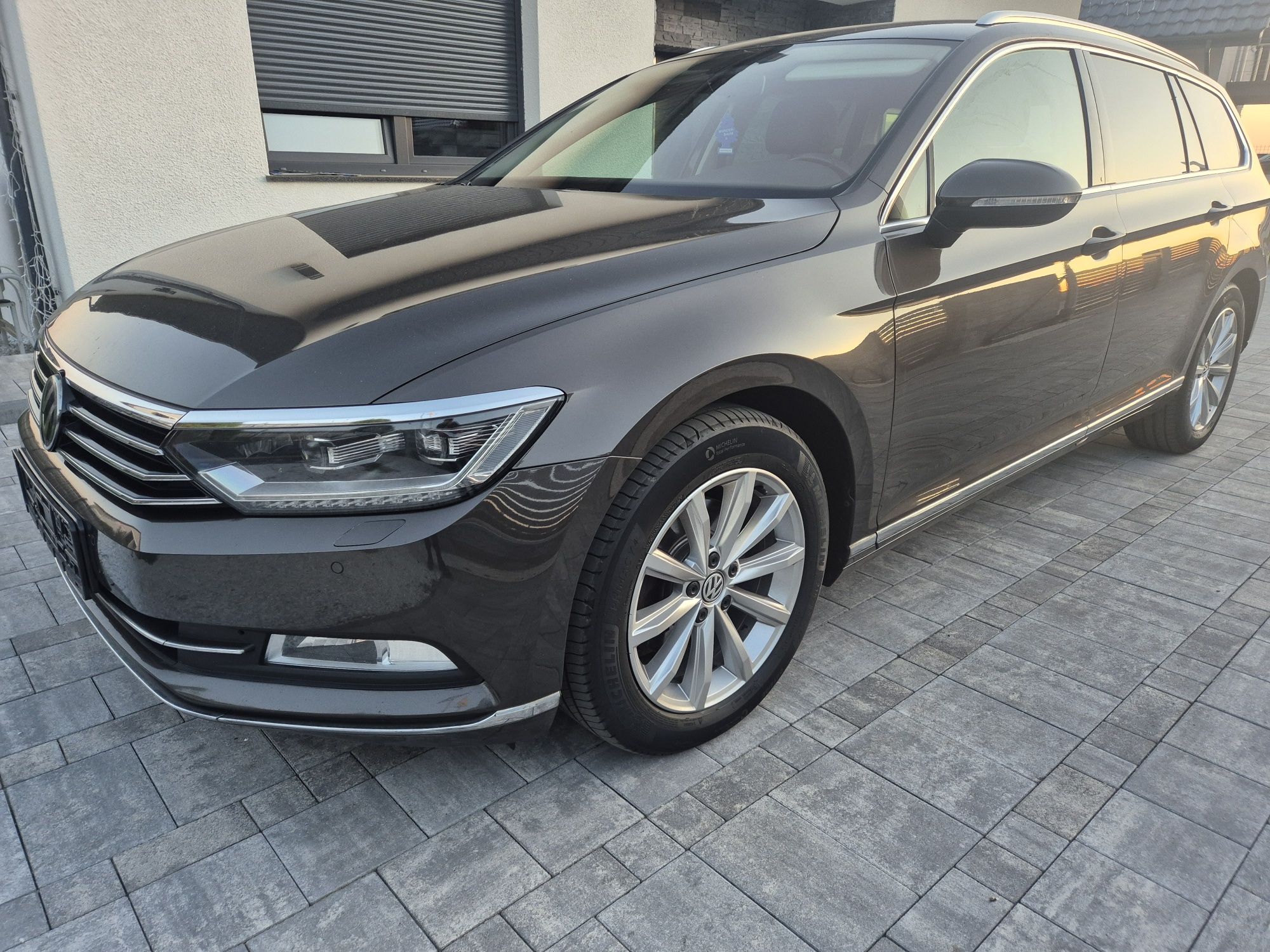 VW Passat 2.0 DSG|led|xenon|ACC|Masaze
