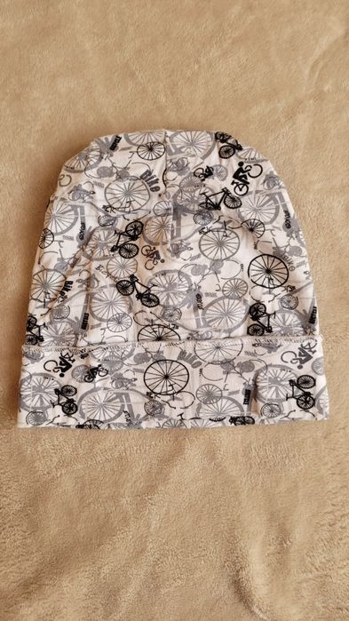 Cienka czapka chłopięca w rowery bawełna 40cm do 48cm, wysokość 16cm
