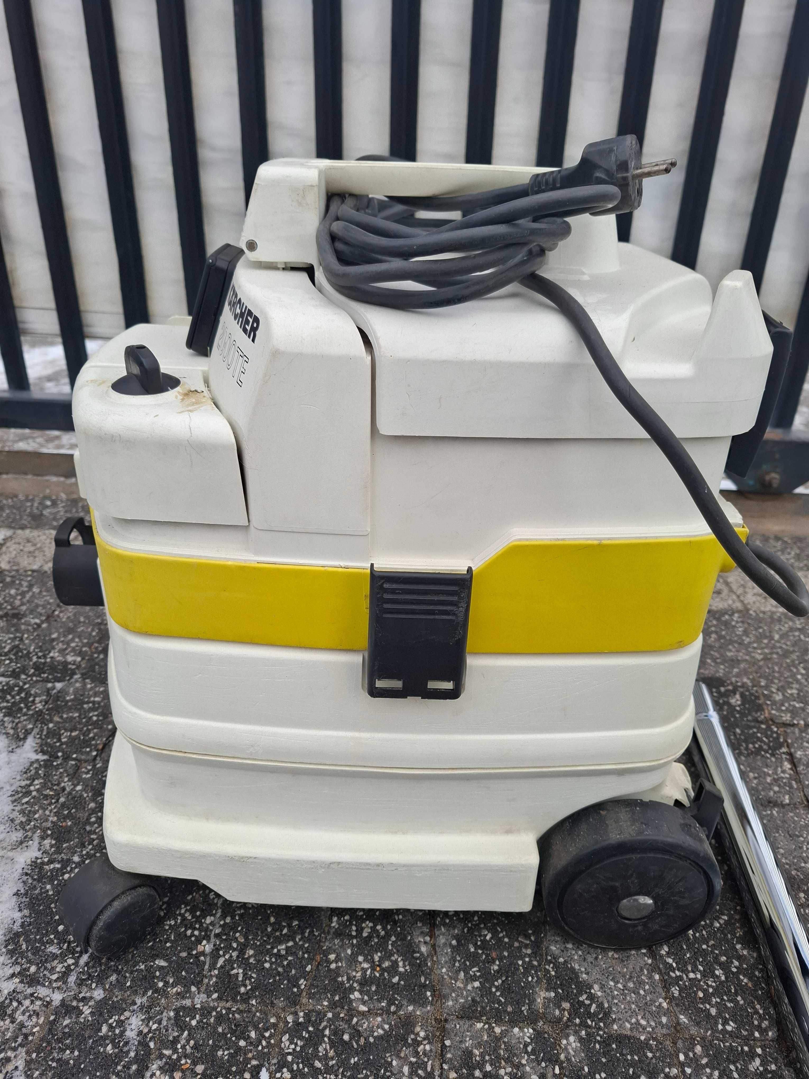 Odkurzacz Karcher  2000 TE *Gniazdo elektronarzędzi*