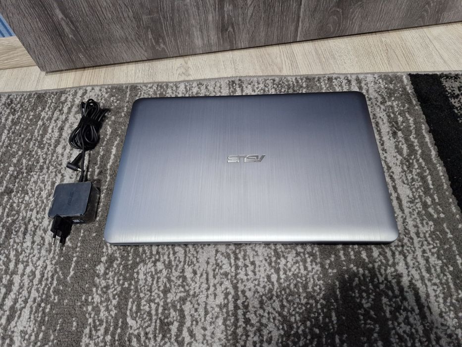 Ноутбук Asus R541S+Celeron N3060+2Гб+1000ГБ HDD *Рабочий ноутбук*.