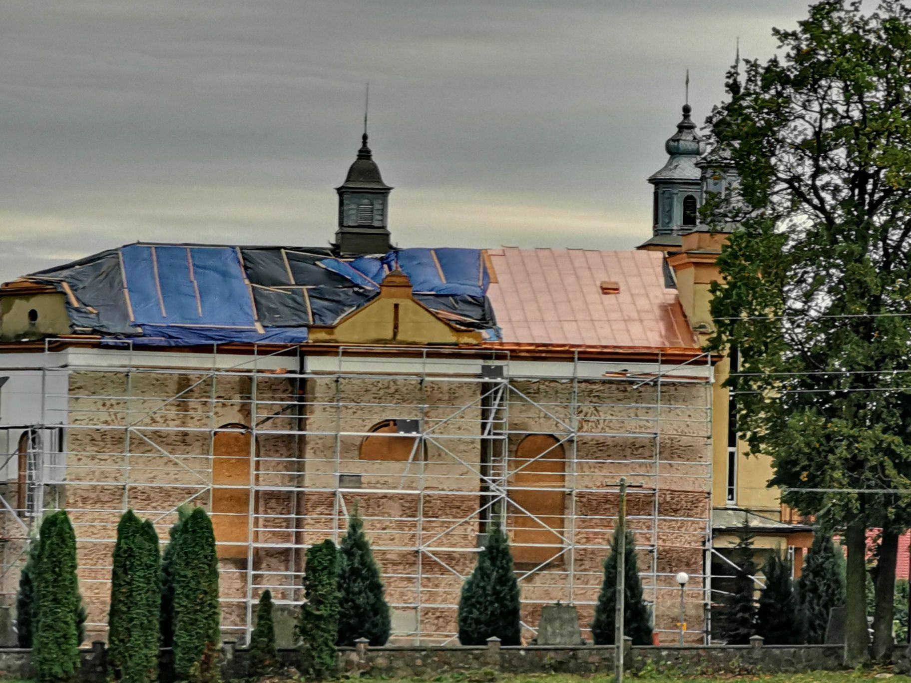 Malowanie dachów, konstrukcji, Prace wysokościowe, Wycinka drzew,