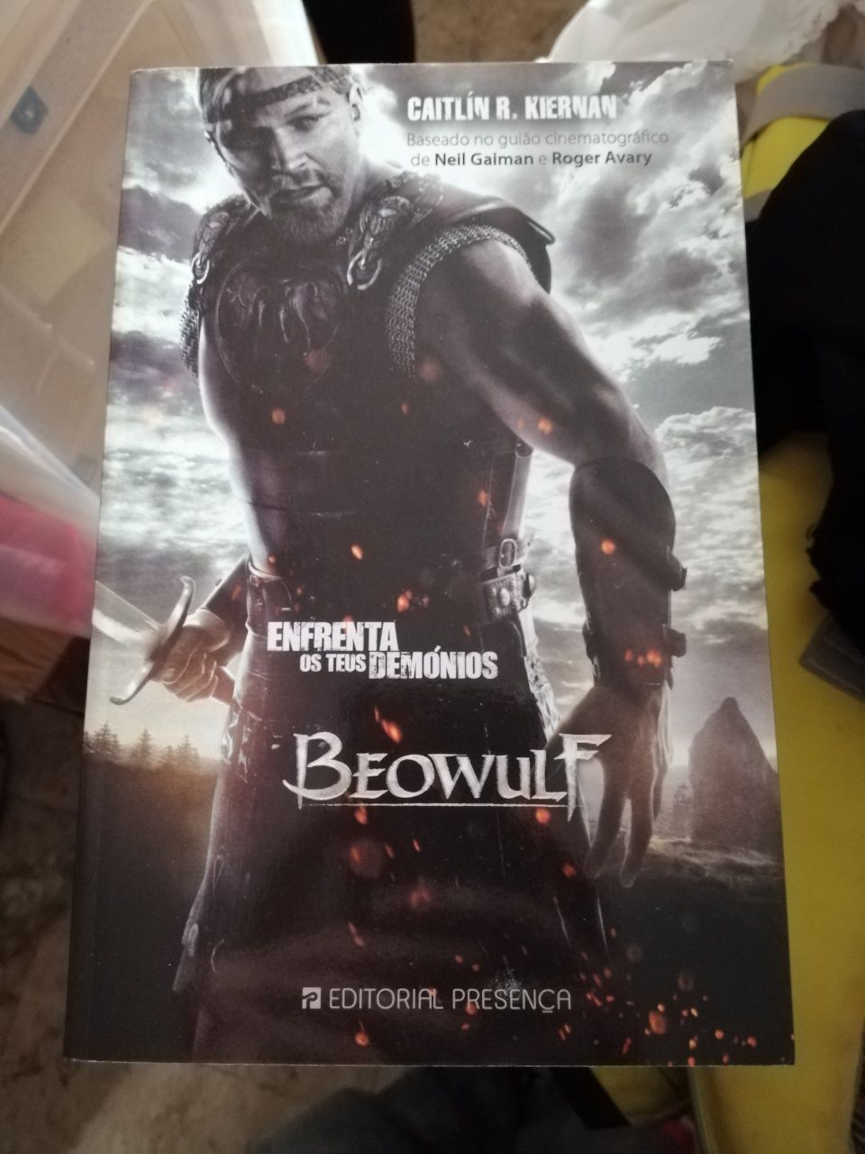 Livro Beowulf Semi novo
