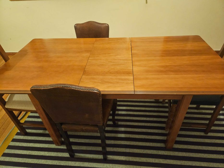 Mesa de sala de jantar