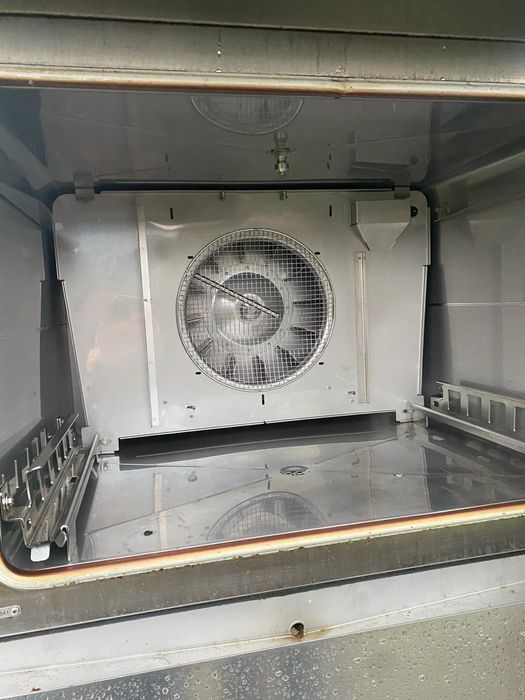 WIESHEU PIEC konwekcyjno-parowy 2013r Backofen+ wkład z blachami