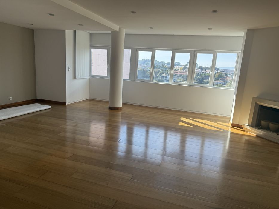 Arrendamento - apartamento T3 com eletrodomésticos e ar condicionado