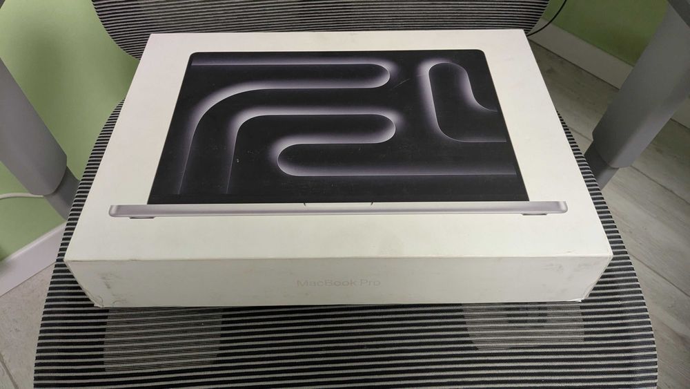 Apple MacBook Pro M3 MAX 16 48Gb RAM 1Tb Silver 16 CPU 40 GPU (MUW73)