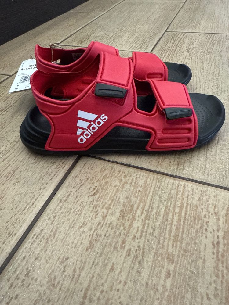 Adidas босоніжки