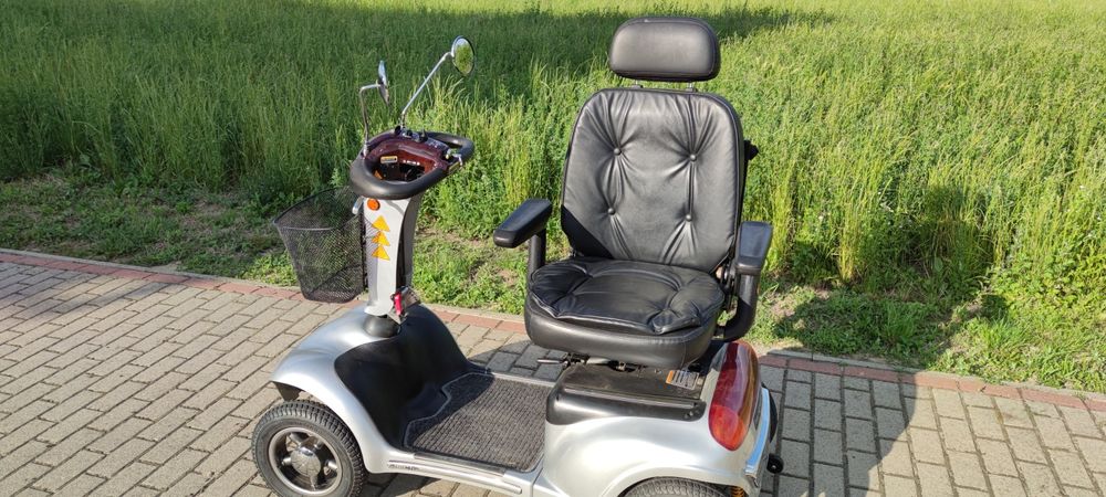 Skuter elektryczny inwalidzki wózek inwalidzki akumulatorowy pojazd