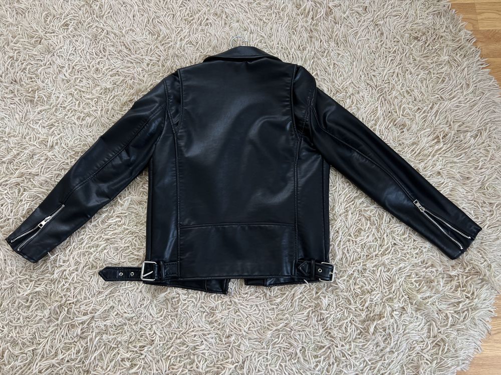 Чорна демісезонна шкіряна куртка Zara ( Косуха )