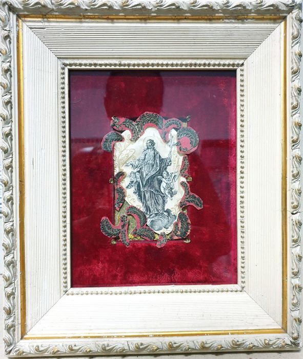 Impressionado antigo registo com bordados à fio de prata