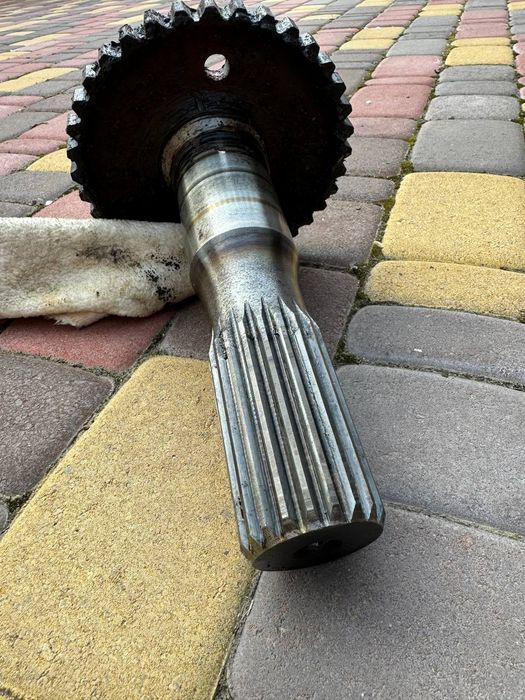 Наружна передня полуось на Урал 4320