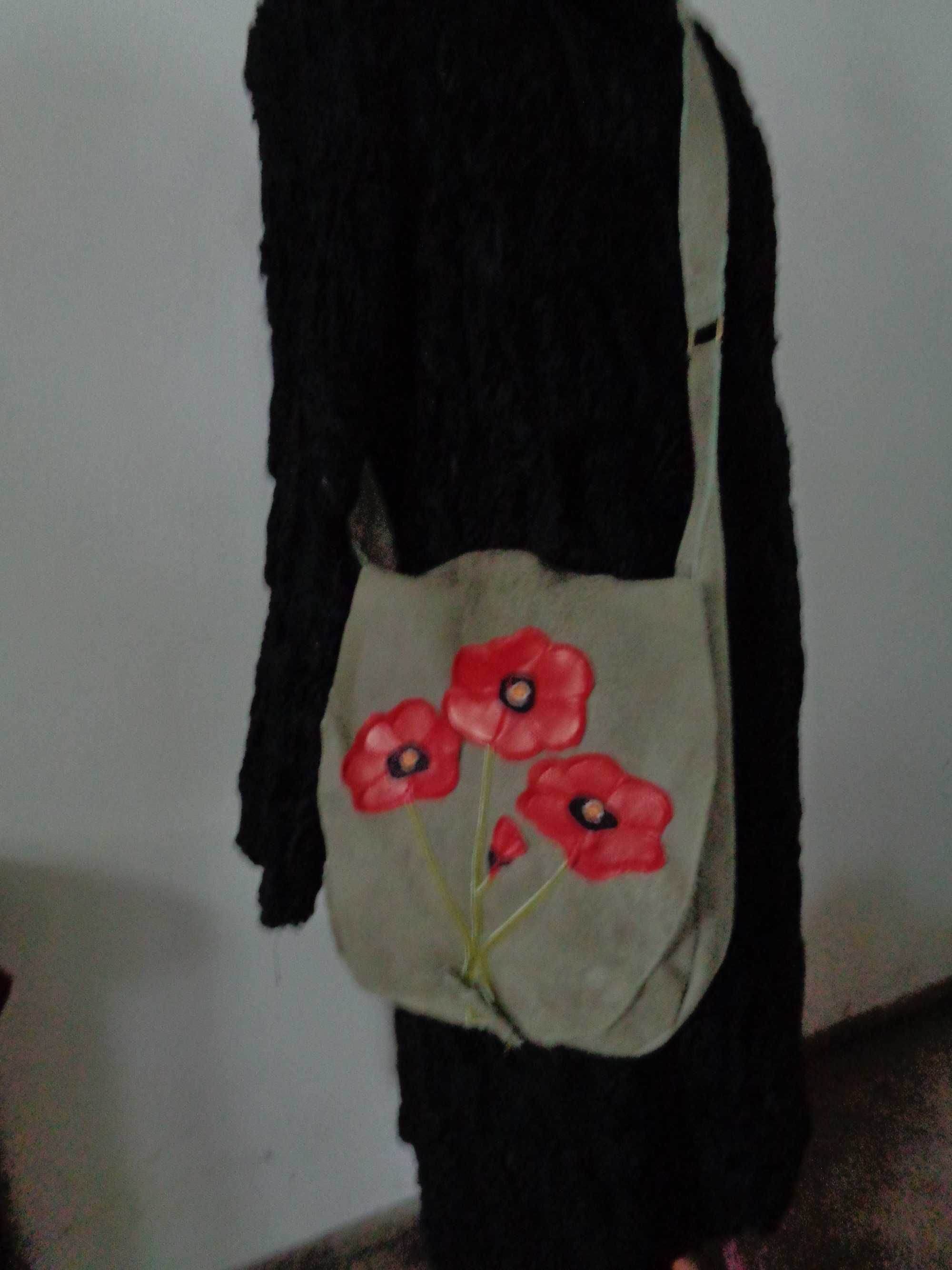 Artystyczna skórzana torebka z makami. Handmade
