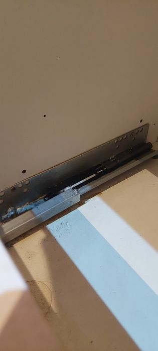 Meble łazienkowe białe komin + półka wisząca