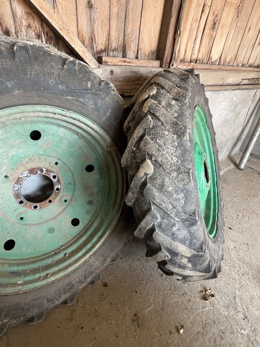 Колеса (шини , диски ) на трактор юмз, т-40