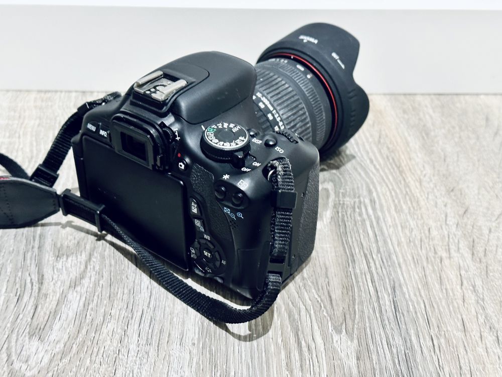 Canon 600D + lente Sigma DC 18-200