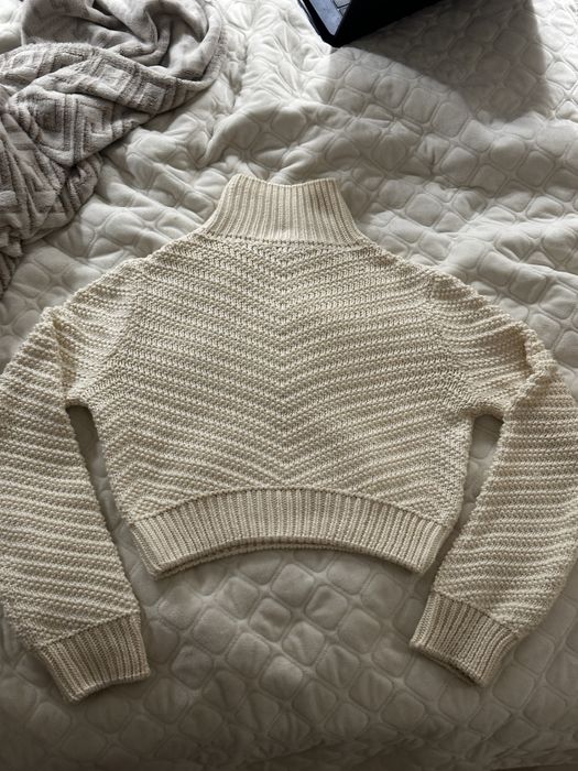 Білий светр з вовни otaje