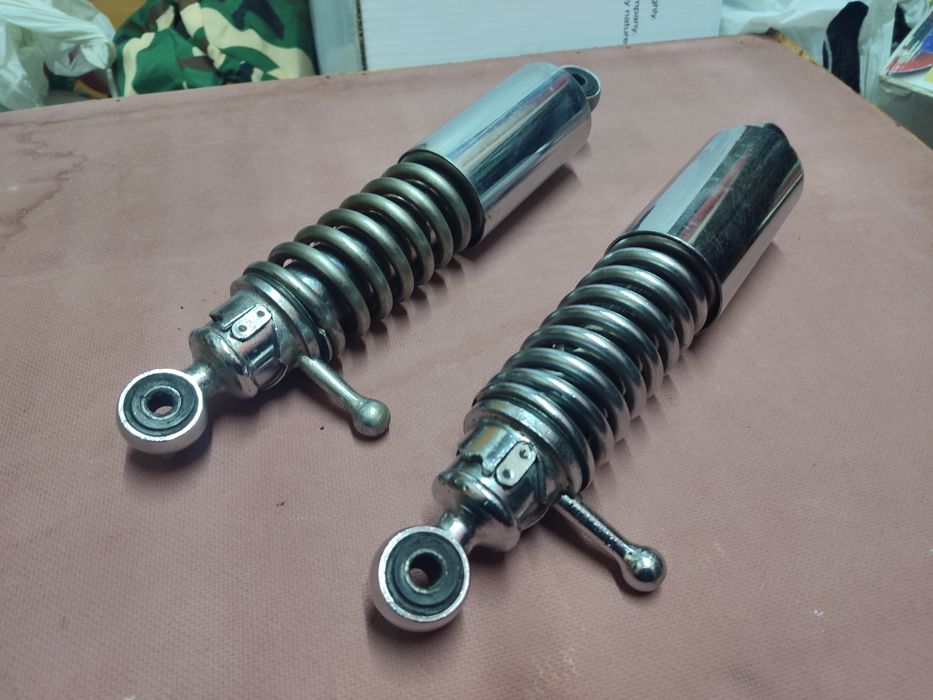 Амортизатори на Иж Планета Спорт.