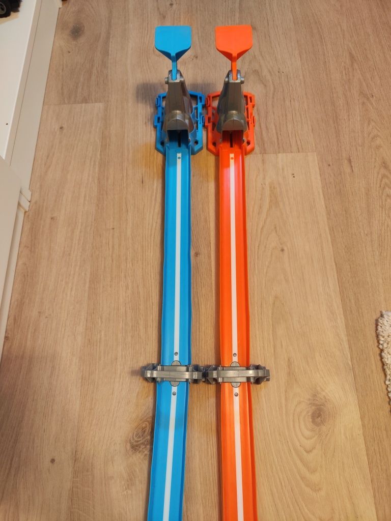 Zestaw Hot Wheels Podwójna Pętla do strzelania autami