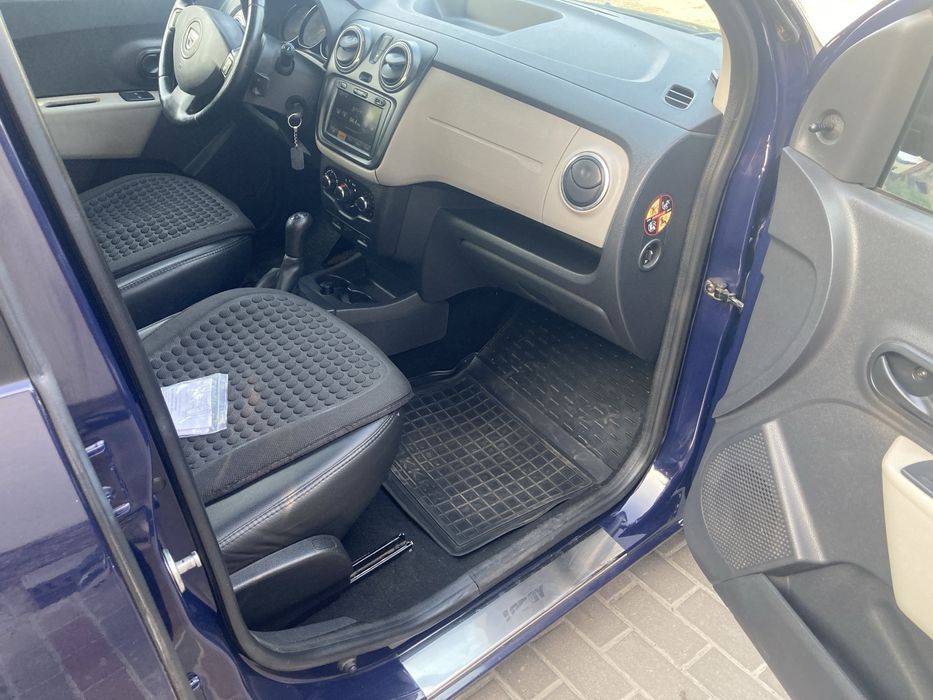 Продам автомобіль Dacia Lodgy 2014р