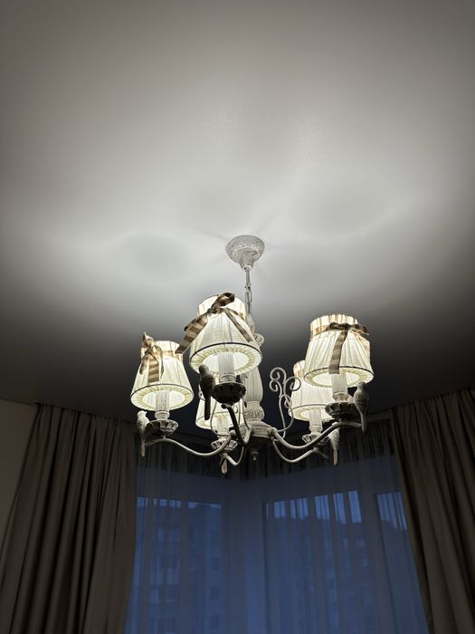 Люстра з пташкою в стилі прованс