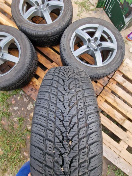 Felgi aluminiowe 17" 5x120 z oponami Nokian 215/60 R17