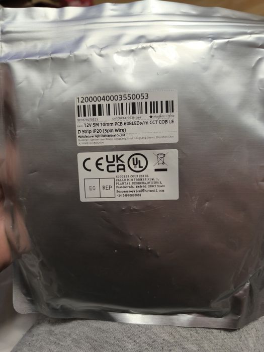 fita de LED COB. As fitas de LED COB (Chip-on-Board) são uma tecnologi