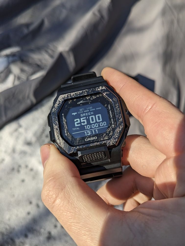 Часы Casio g-shock GBX 100KI Bluetooth