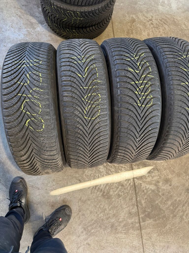 Michelin alpin 5 215/65/17