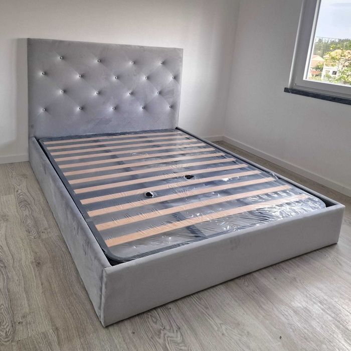 Camas De Casal Estofadas Top de Gama 190x140m Estrado Incluído 199€ !!