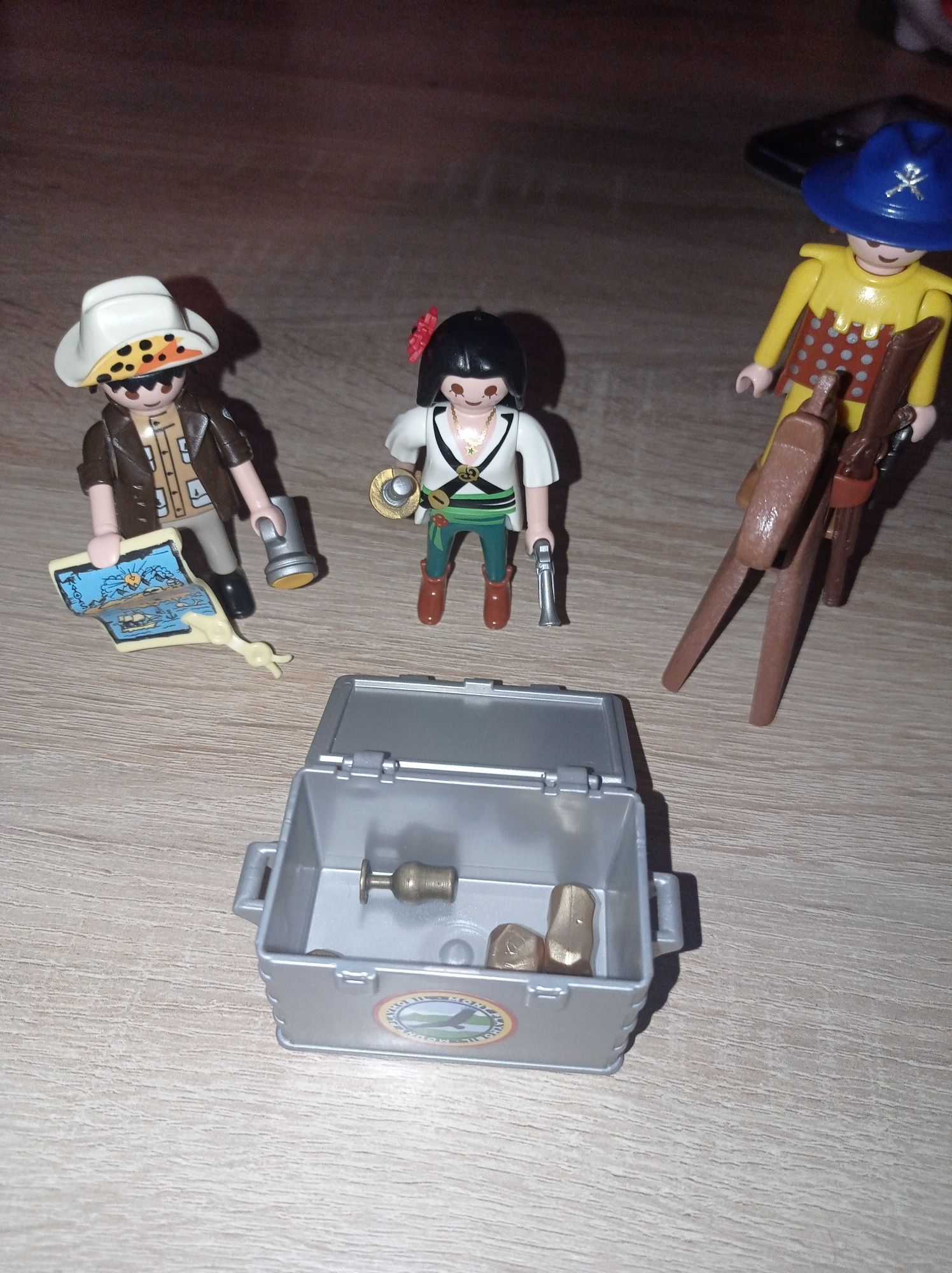 Playmobil 3szt figurki podróżnik, piratka i inny