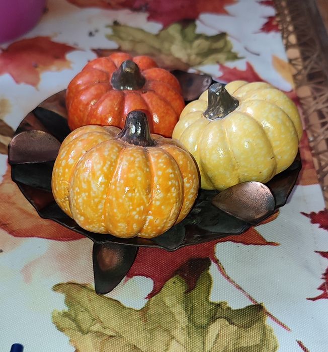 Stara miedziana popielnica z epoki PRL