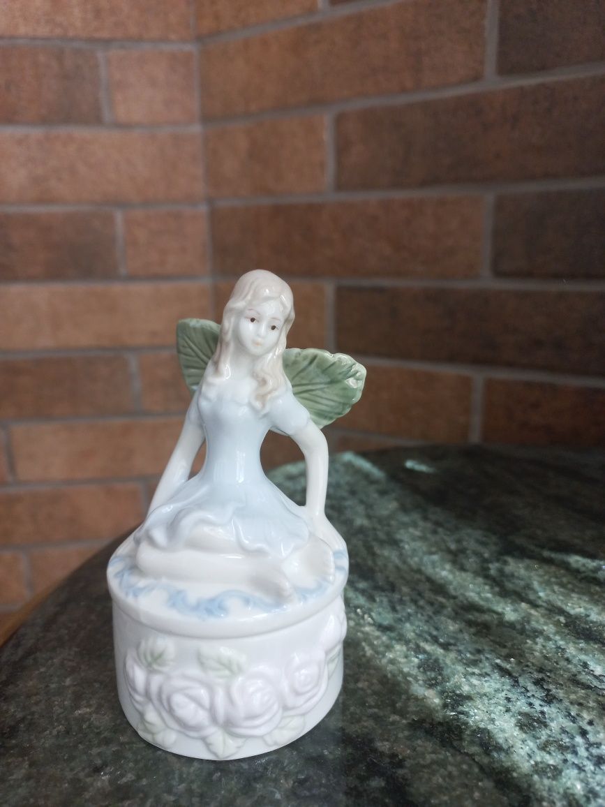 Скринька Квіткова фея в стилі Lladro NAO