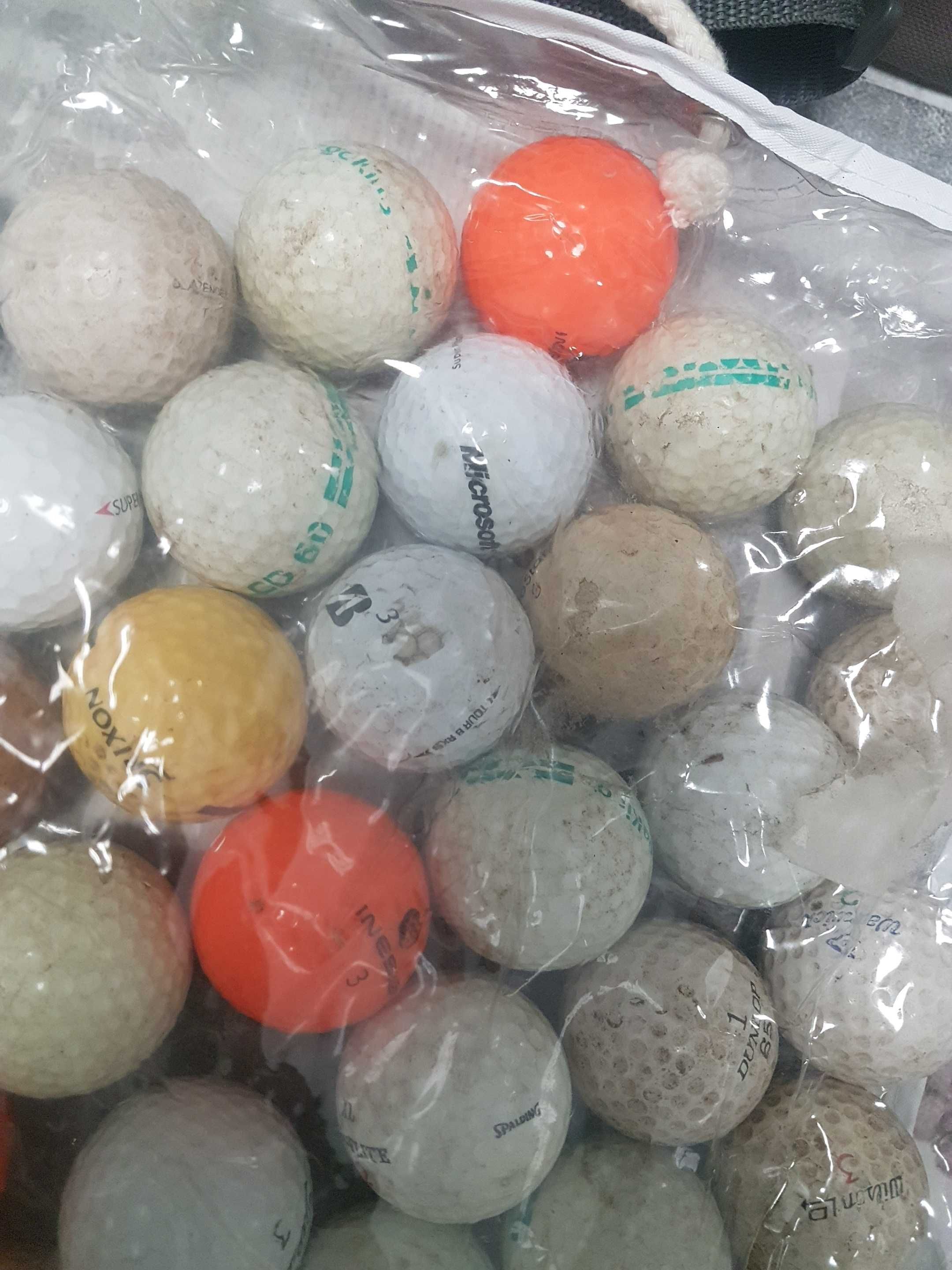 67 bolas de golfe