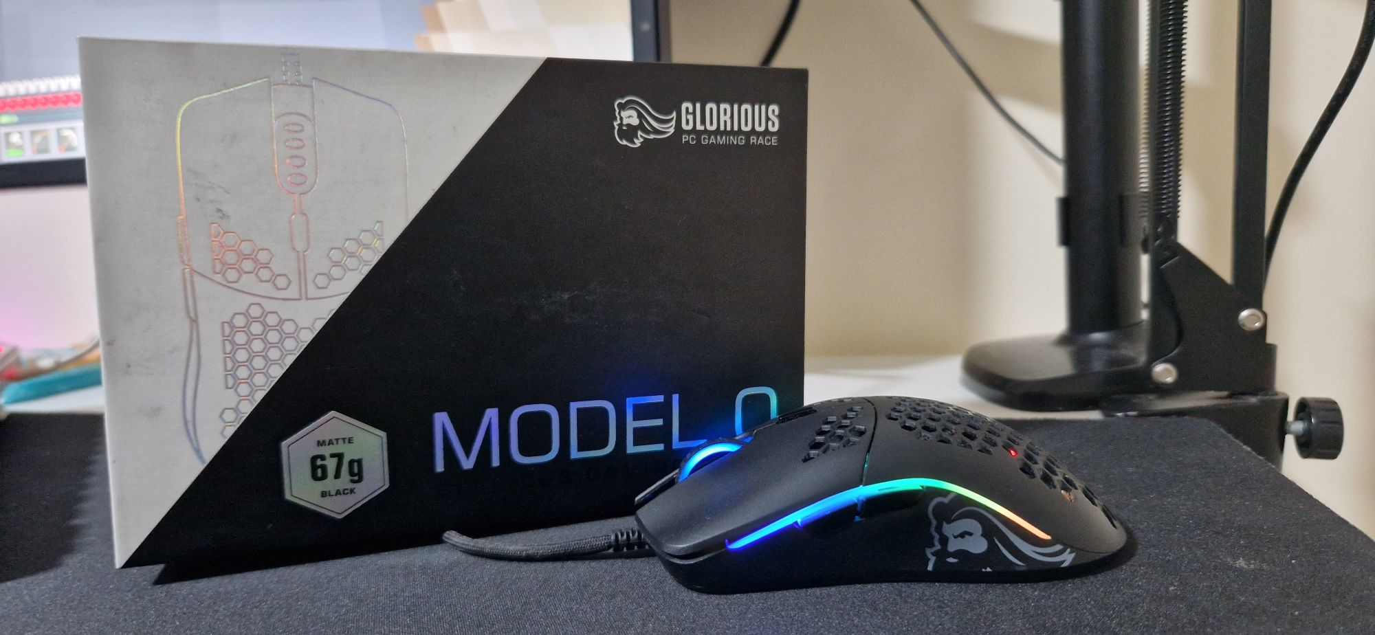 Rato Gaming Glorious Model O em muito bom estado