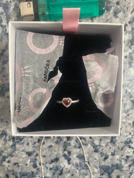 Anel pandora com colar