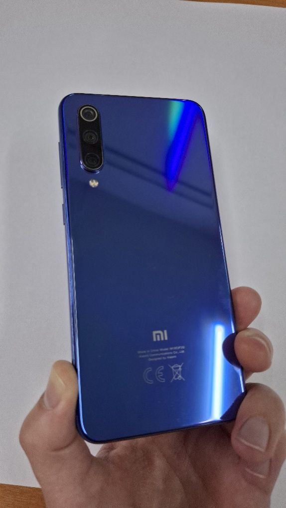 Смартфон Xiaomi Mi9 SE 6/128 Ocean blue